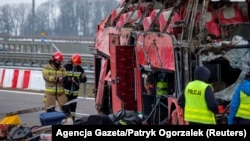Поліція та рятувальники на місці трагедії в Польщі, 6 березня 2021 року