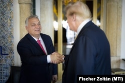 Președintele ales al SUA, Donald Trump, îl primește pe premierul Ungariei, Viktor Orbán, la Mar-a-Lago, Florida, pe 9 decembrie 2024.