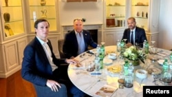 Bədr əl-Busaidi Cenevrədə Uitkoff və Kuşner ilə görüşür