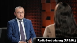 «Це відчуття загрози існує в керівних елітах та урядових колах. Але сказати, що повністю населення зараз змобілізоване на оборону чи готується до війни, ми так не скажемо», – Василь Боднар