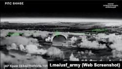 Поражение в Севастополе Силами беспилотных систем ВСУ радиолокационной станции 64Н6Е. Скриншот кадра видео СБС