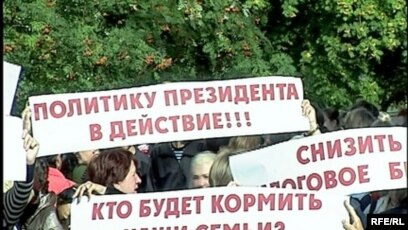 Үлкен трусикидегі жетілген әйелдер