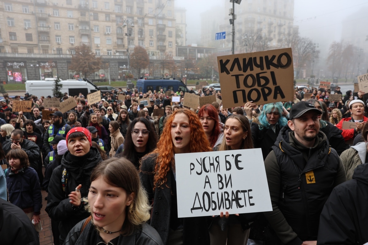 Кличко назвав протести за його відставку «зрежисованими»