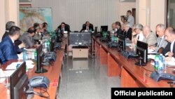 Armenia - Defense Minister Seyran Ohanian presides over command and staff exercises held in Yerevan, 26Jun2012.