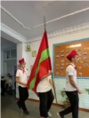 Школярів у невизнаному Придністров’ї змушують піднімати сепаратистський прапор