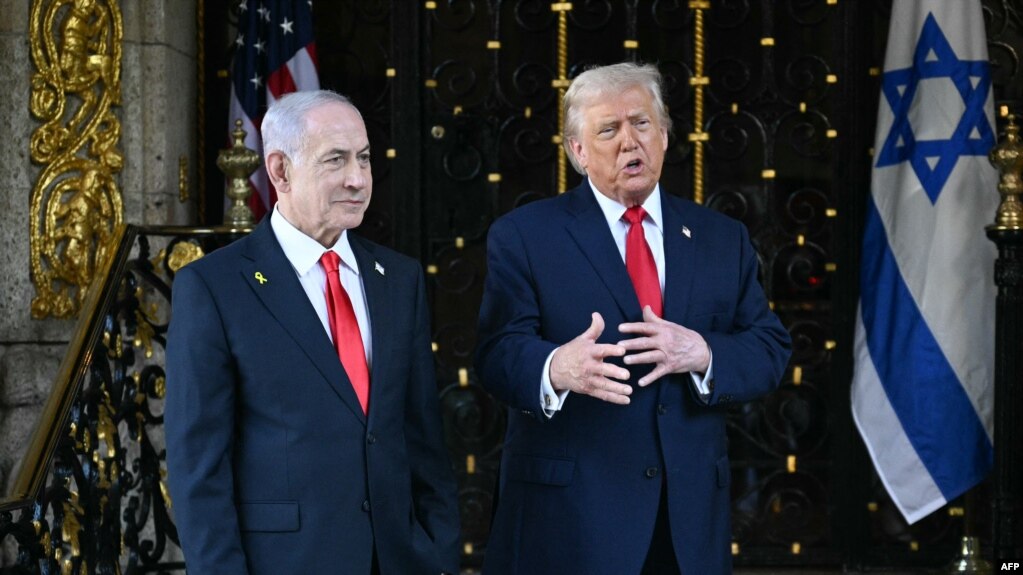 Трамп: Агар Эрон созиши нави ҳастаиро напазирад, аз ҳамлаҳои Исроил ҳимоят хоҳем кард