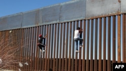 Ցանկապատ ԱՄՆ-ի և Մեքսիկայի սահմանին, արխիվ