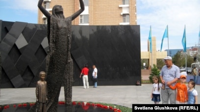 Догги стиліндегі ең жақсы есектер Мастурбатордың көлденең қимасының көрінісі