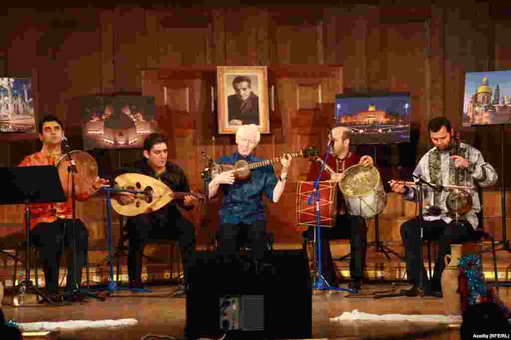 "Мугам" музыка төркеме