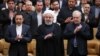 سعید نمکی (وزیر بهداشت) و حسن روحانی بارها از سیاست‌های دولت در بحران کرونا دفاع و تقدیر کرده‌اند