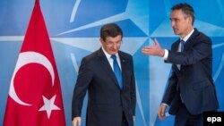 Ahmet Davutoglu i Jens Stoltenberg 