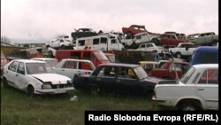 Архивска фотографија: Запленети моторни возила од дрвокрадци во дворот на прилепската подружница на Македонски шуми
