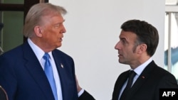 د امریکا ولسمشر ډونلډ ټرمپ او د هغه فرانسوی سیال ولسمشر اېمانوېل مېکرون. (انځور: ارشیف)