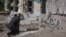 Посли побували поблизу житлової 9-поверхівки, яка була частково зруйнована російським ударом 14 травня, повідомили в МЗС