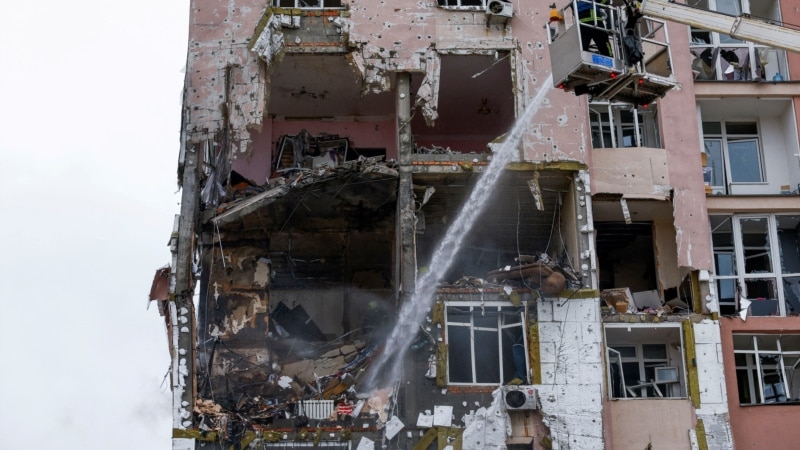 Sulmi rus mbi Kievin vret një person, lë qindra mijëra pa rrymë