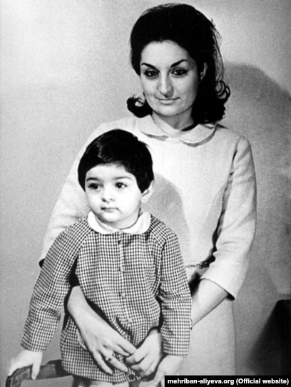 Корсаж белбеу шұлықтары үлкен өлшемді әйелдерге арналған сексуалды іш киім жиынтығы