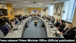 Fotografi e bërë gjatë një mbledhjeje të Qeverisë së Kosovës. 