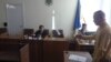 Потерпілі у справі щодо 4 екс-бійців «Беркуту» заблокували залу суду після перенесення засідання 