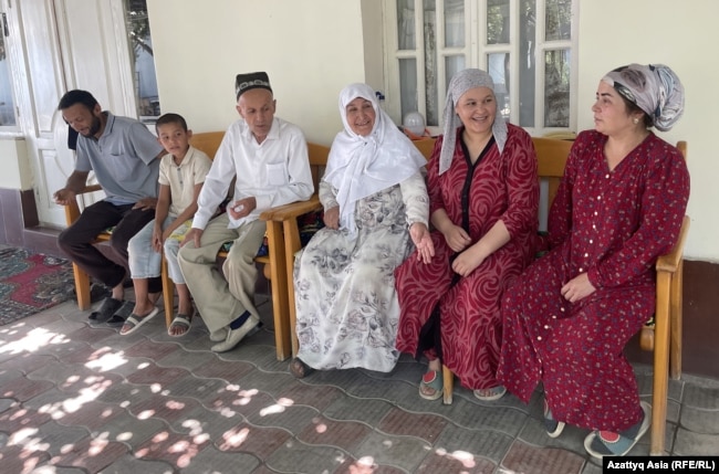 Три поколения семьи Алиевых