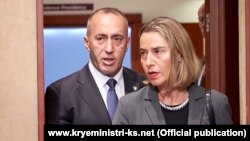 Kryeministri i Kosovës, Ramush Haradinaj dhe shefja për Politikë të Jashtme dhe Siguri e BE-së, Federica Mogherini. Fotografi nga arkivi. 