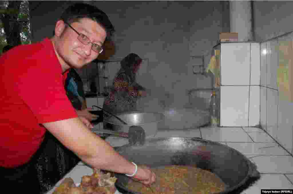 Ар командада ар кайсы улут жана ар кайсы тармактагы адамдар биргеликте аракеттеништи. Сынак соңунда эң даамдуу аш жана салаттар сыналып, жеңүүчүлөр сыйланышты.