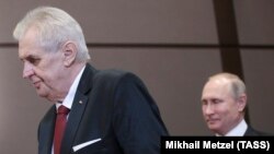 Милош Земан, раиси ҷумҳурии Чехия бо ҳамтои русаш Владимир Путин. Сочи, моҳи ноябри соли 2017