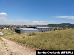 Put bez asfalta ka delu imanja manastira Gračanica, jun 2026.