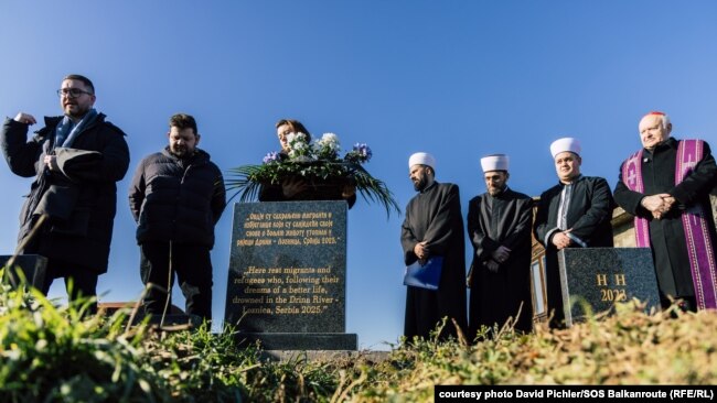 Komemoracija na groblju u Loznici, Srbija, 27. januar 2026.