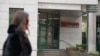 Sediul Lukoil-Moldova, amplasat pe o stradă centrală din Chișinău. Autoritățile moldovene nu au spus încă dacă se vor alătura sancțiunilor americane sau restricțiilor europene contra Lukoil și evaluează impactul potențial