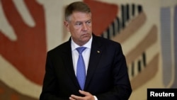 În ultimii 30 de ani, Africa aproape că nu a existat în politica externă a României. Acum, președintele Klaus Iohannis și soția sa străbat patru țări africane într-un turneu de zece zile.