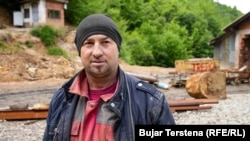 Shemsi Avdyli, ndihmësxehtar në Artanë.