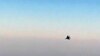 تصویری ویدیویی از جنگنده آمریکایی که ایران می‌گوید با نزدیک شدن به هواپیمای مسافربری ماهان، قوانین بین الملل را نقض کرده است 