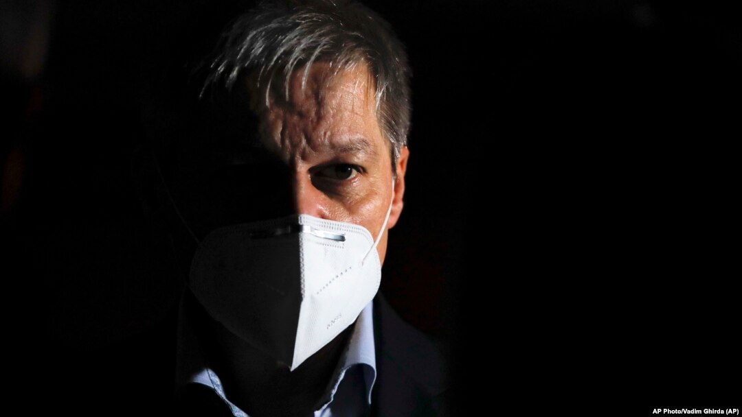 Dacian Ciolos vrea să guverneze România într-o perioadă de criză. Șansele sale sunt infime. 