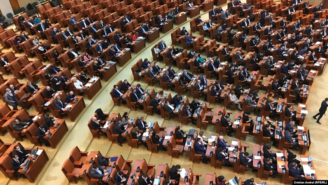 Femeile sunt reprezentate într-un procent de sub 20% în Camera Deputaților.