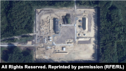 Паўднёва-усходні ўчастак будаўніцтва вайсковага аб’екту на спадарожнікавым здымку 25 верасьня 2025 года.