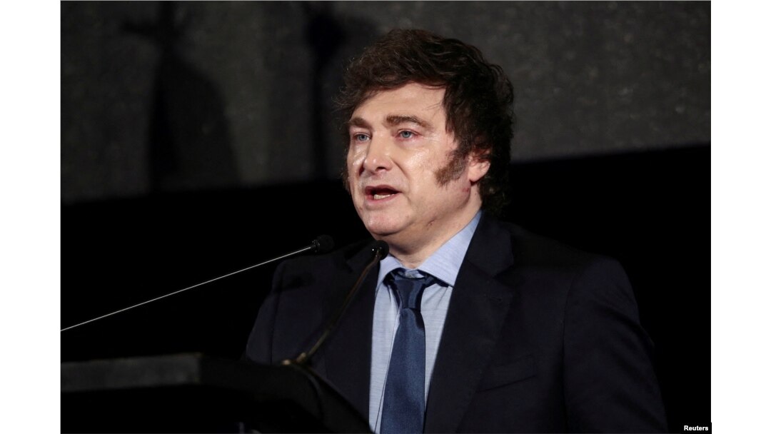 6 decembrie 2024, președintele argentinian Javier Milei ține un discurs la lansarea Marketing Managers Association (ADM) din Uruguay.