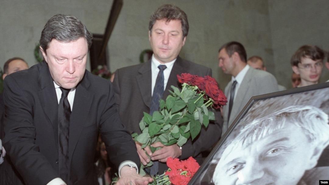 Григорий Явлинский на похоронах товарища по партии Юрия Щекочихина