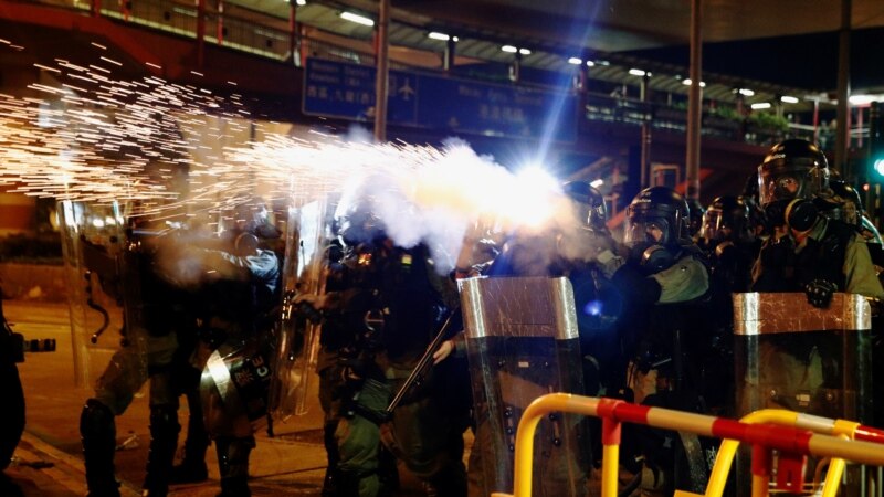 Policija ponovo upotrebila suzavac nad demonstrantima u Hongkongu