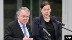 Ministri spoljnih poslova Danske i Grenlanda, Lars Loke Rasmusen (Lokke Rasmussen) i Vivijan Mocfeldt (Vivian Motzfeldt), na konferenciji za novinare u Vašingtonu, 14. januar 2026.