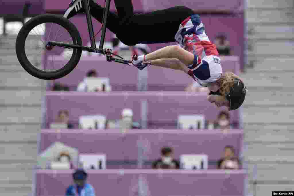 Шарлотта Уортінгтон&nbsp;із Великої Британії здійснює стрибок вільним стилем.&nbsp;Велоспорт BMX&nbsp;&ndash; жінки. Токіо,&nbsp;31 липня 2021 року&nbsp; &nbsp;
