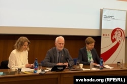 Алесь Бяляцкі ў Карлавым унівэрсытэце