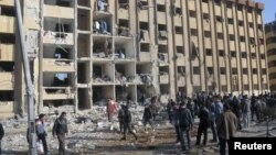 На місці вибухів в університетському містечку Алеппо, 15 січня 2013 року