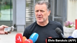 Zdravko Mamić je već godinu dana u bijegu u Međugorju, u BiH (fotografija ispred Suda BiH 2018.)