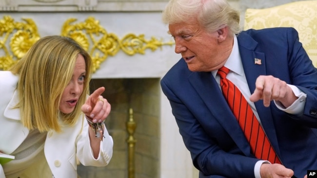 Tổng thống Donald Trump gặp Thủ tướng Ý Giorgia Meloni tại Phòng Bầu dục, ngày 17 tháng 4 năm 2025