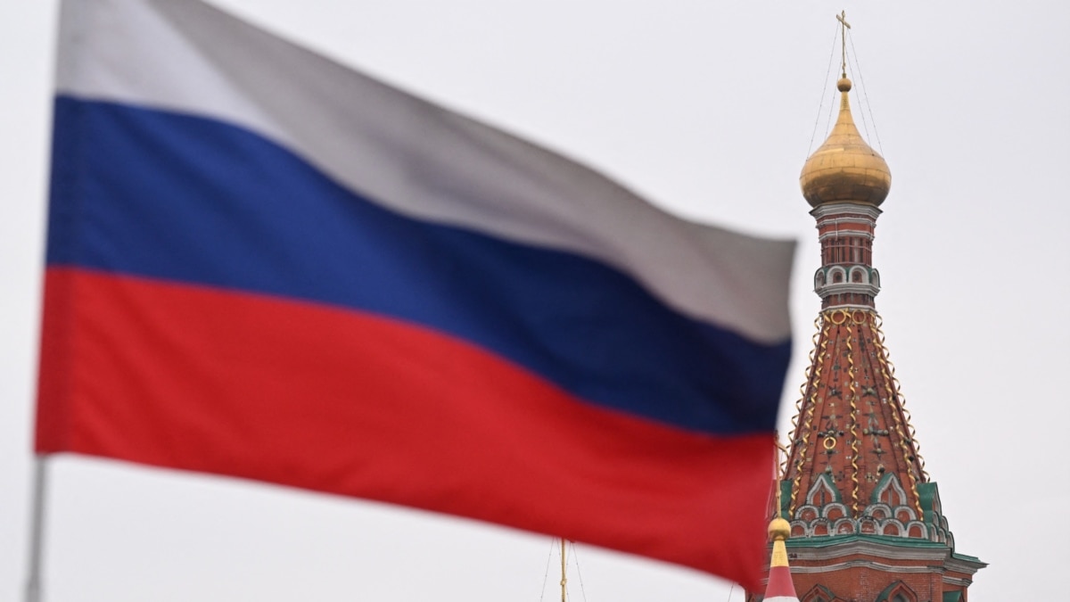 Mandatory weekly ceremony of flag raising and national anthem singing to be implemented in Russian schools