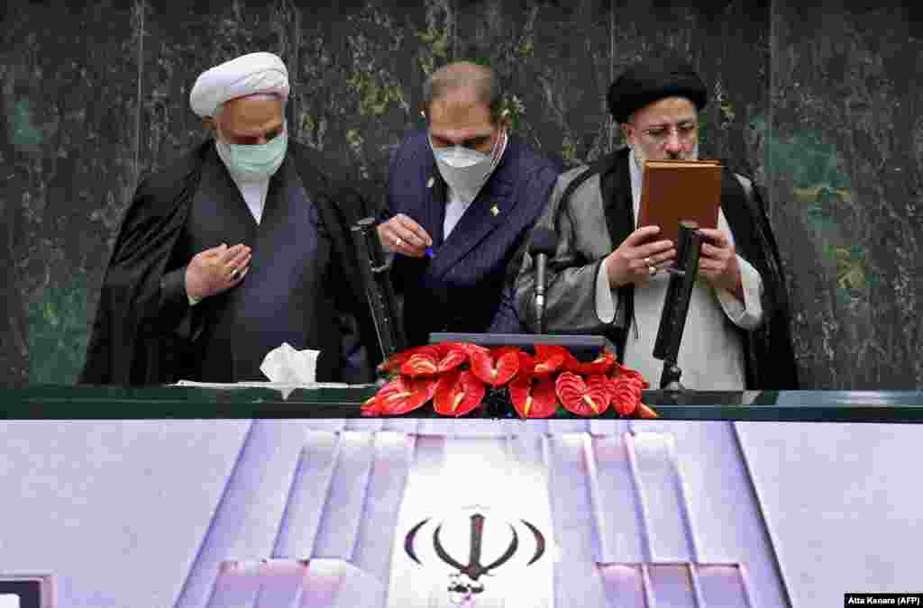 ИРАН - Министрите од Велика Британија, Кина, Франција, Германија и Русија деновиве ќе се сретнат со претставник на Иран во Обединетите Нации за да побараат продолжување на замрзнатите преговори за заживување на нуклеарниот договор од 2015-та година, изјави францускиот министер за надворешни работи Жан-Ив Ле Дриан.