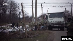 Силовики на місці, де раніше стояв редут блокувальників, Кривий Торець