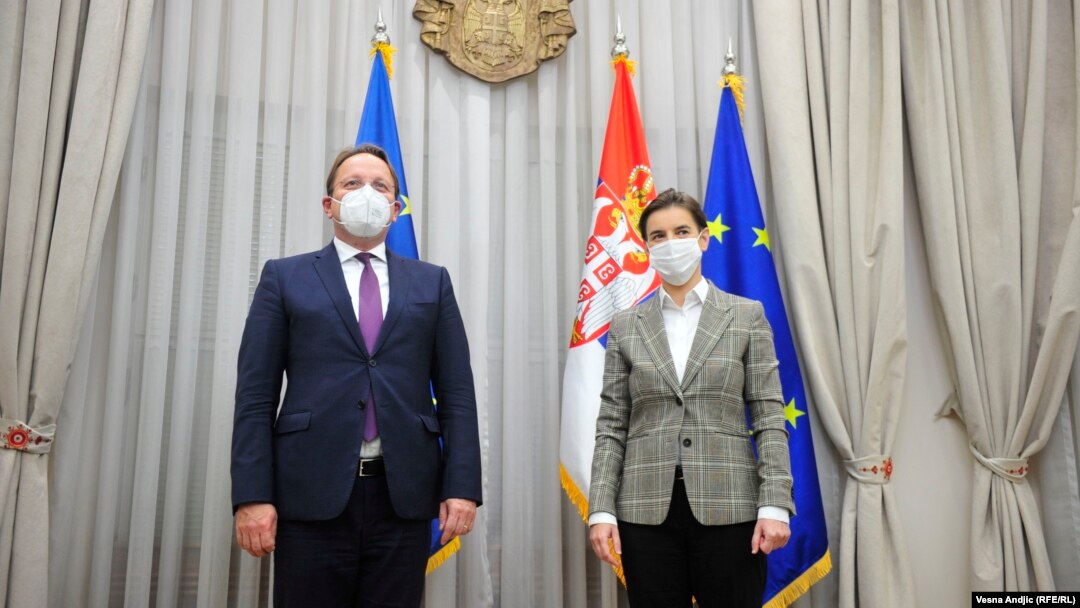 Evropski komesar Oliver Varhelyi i premijerka Ana Brnabić, arhivska fotografija