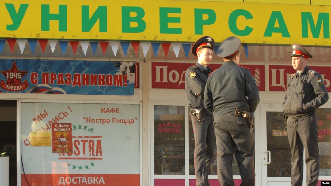 Поход майора милиции Евсюкова в московский супермаркет "Остров" обошелся в три человеческих жизни