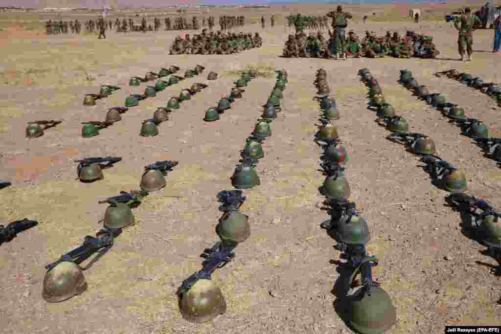 Afghan Army soldiers attend a training session in Herat. (epa-EFE/Jalil Rezayee)